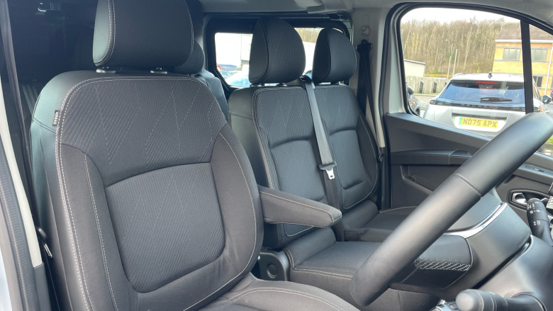 Renault Trafic Lwb Diesel LL30 Blue dCi 170 Extra Sport[Safety] Crew Van EDC
